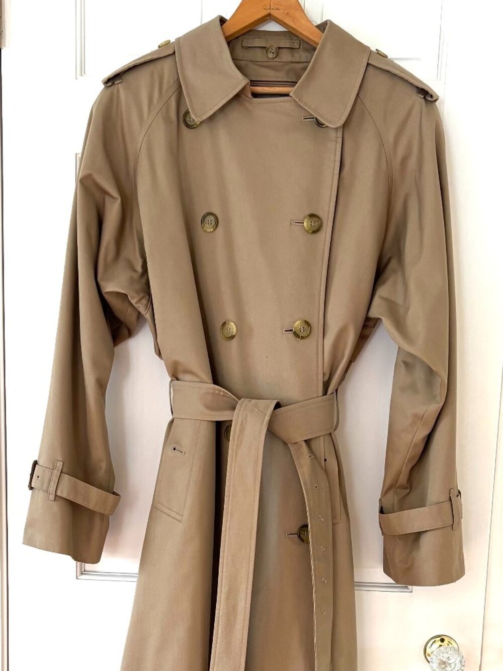 Vintage Burberry's Trenchcoat w/ zip-in wool lining & removable wool collar - Picture 4 of 9